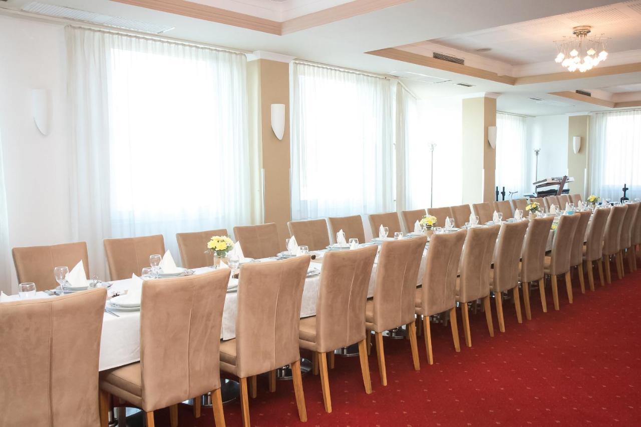 Hotel City Prnjavor ภายนอก รูปภาพ